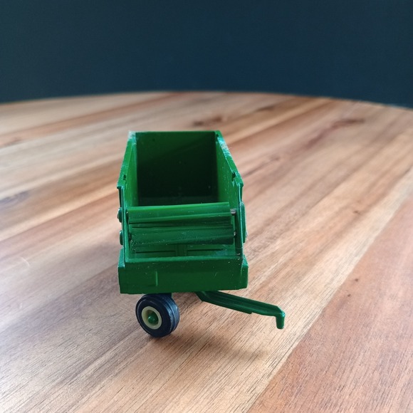 Ertl John Deere Green‎ Tractor Forage Wagon Farm Diecast Toy - Picture 3 of 9
